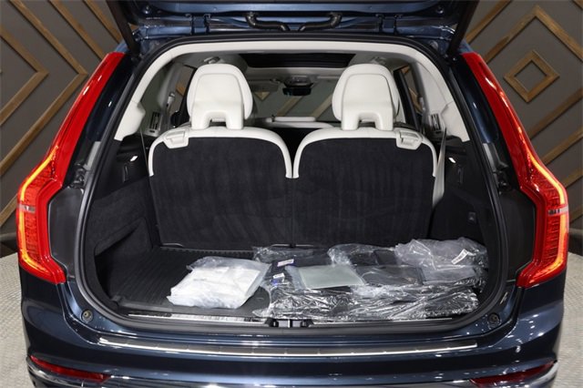 Used 2025 Volvo XC90 B6 Plus w/ Protection Package Premier image 37