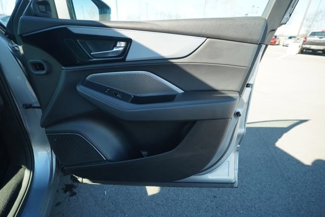 Used 2023 Acura MDX SH-AWD image 22