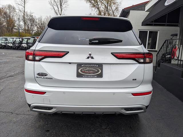 Used 2024 Mitsubishi Outlander SE image 4