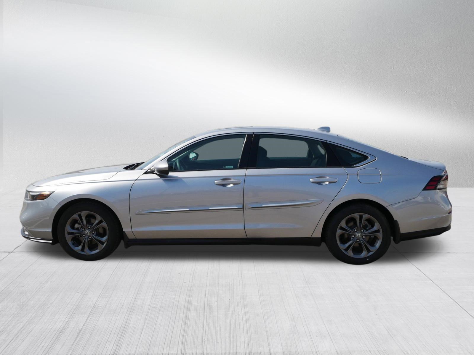 Used 2023 Honda Accord EX image 4