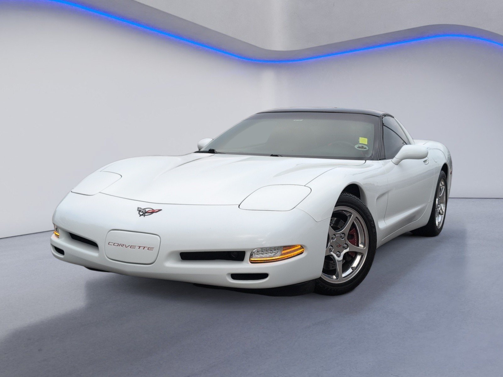 Used 2000 Chevrolet Corvette Coupe w/ Memory Pkg RWD image 2