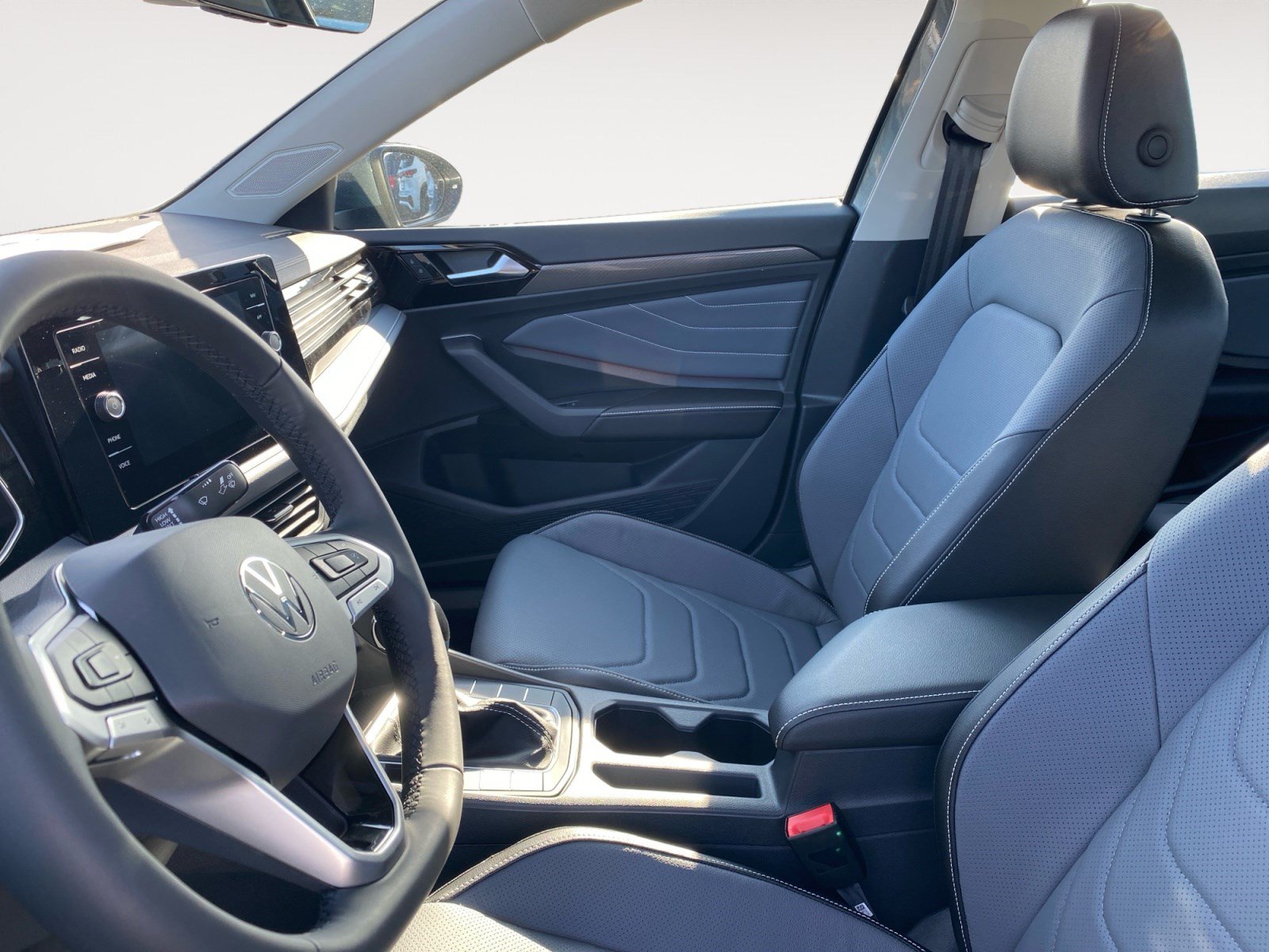 New 2026 Volkswagen Jetta SEL FWD image 9
