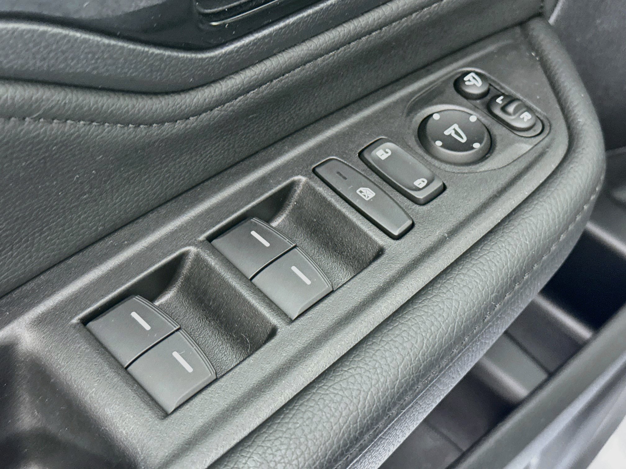 Certified 2025 Honda Odyssey Elite image 18