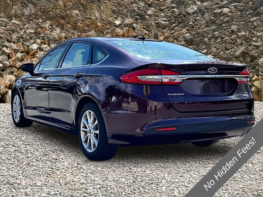 Used 2017 Ford Fusion SE w/ Fusion SE Technology Package FWD image 9