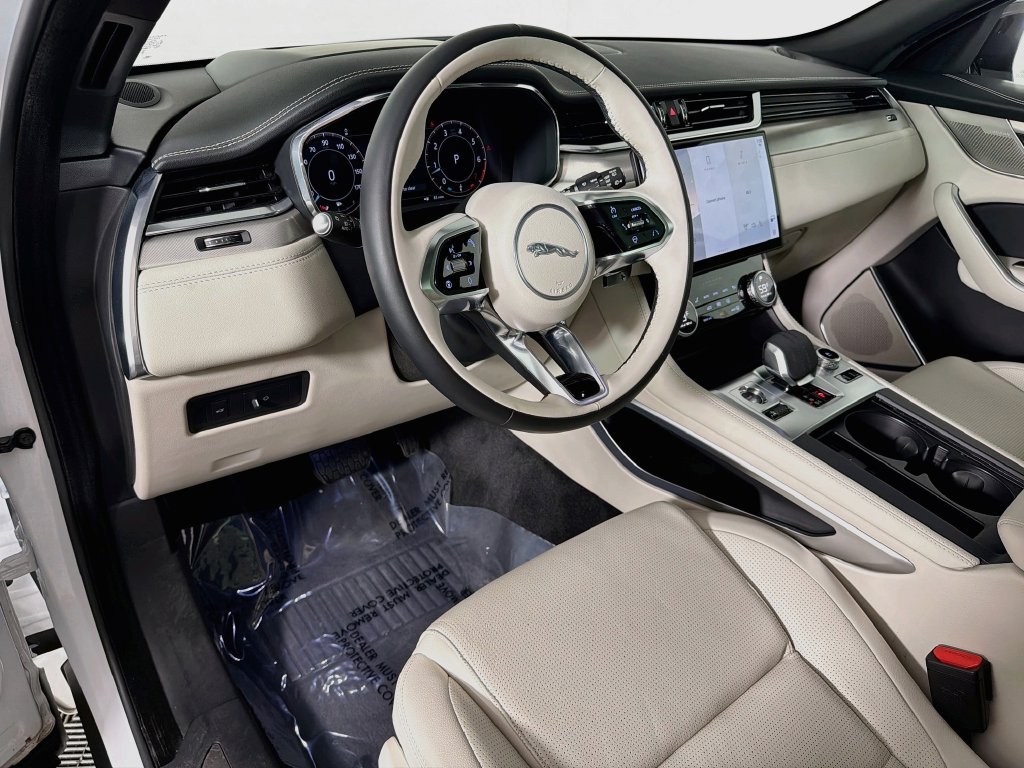 Certified 2026 Jaguar F-PACE R-Dynamic S AWD/4WD image 9