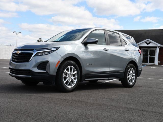 Used 2023 Chevrolet Equinox LT image 3