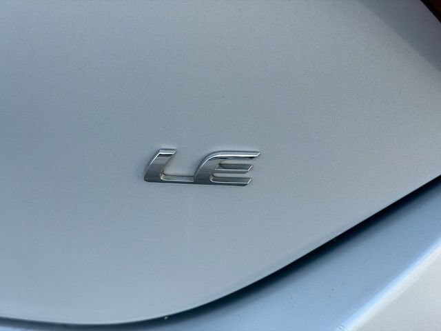 Used 2015 Toyota Corolla LE FWD image 11