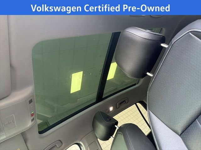 Certified 2022 Volkswagen Tiguan SE w/ Panoramic Sunroof Package image 19