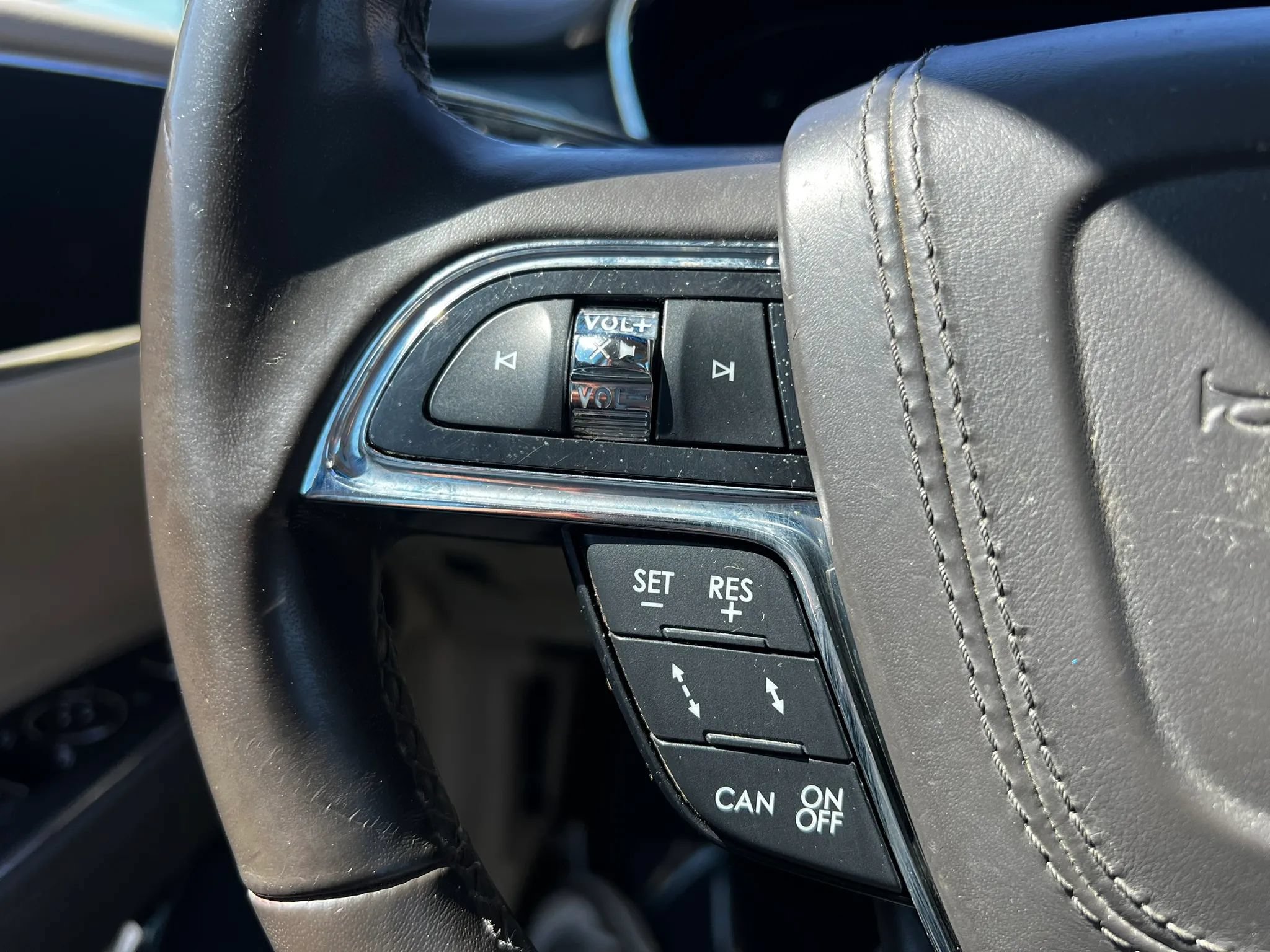 Used 2017 Lincoln Continental Reserve w/ Technology Package FWD image 12