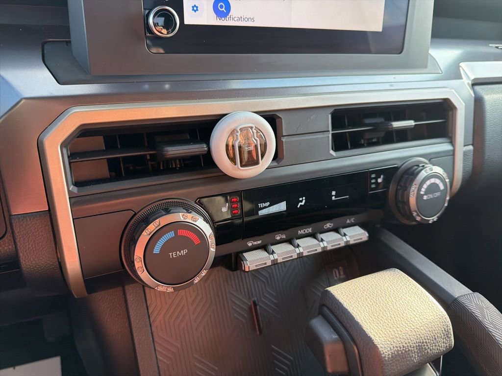 Used 2025 Toyota Tacoma SR5 image 31