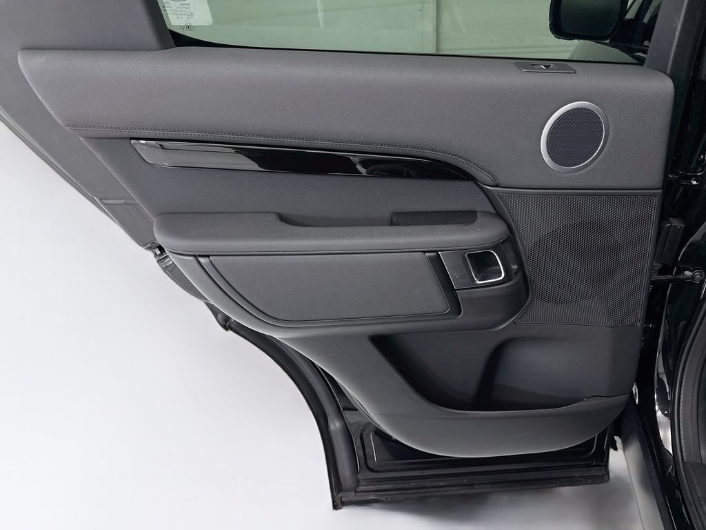 Certified 2025 Land Rover Discovery S AWD/4WD image 25