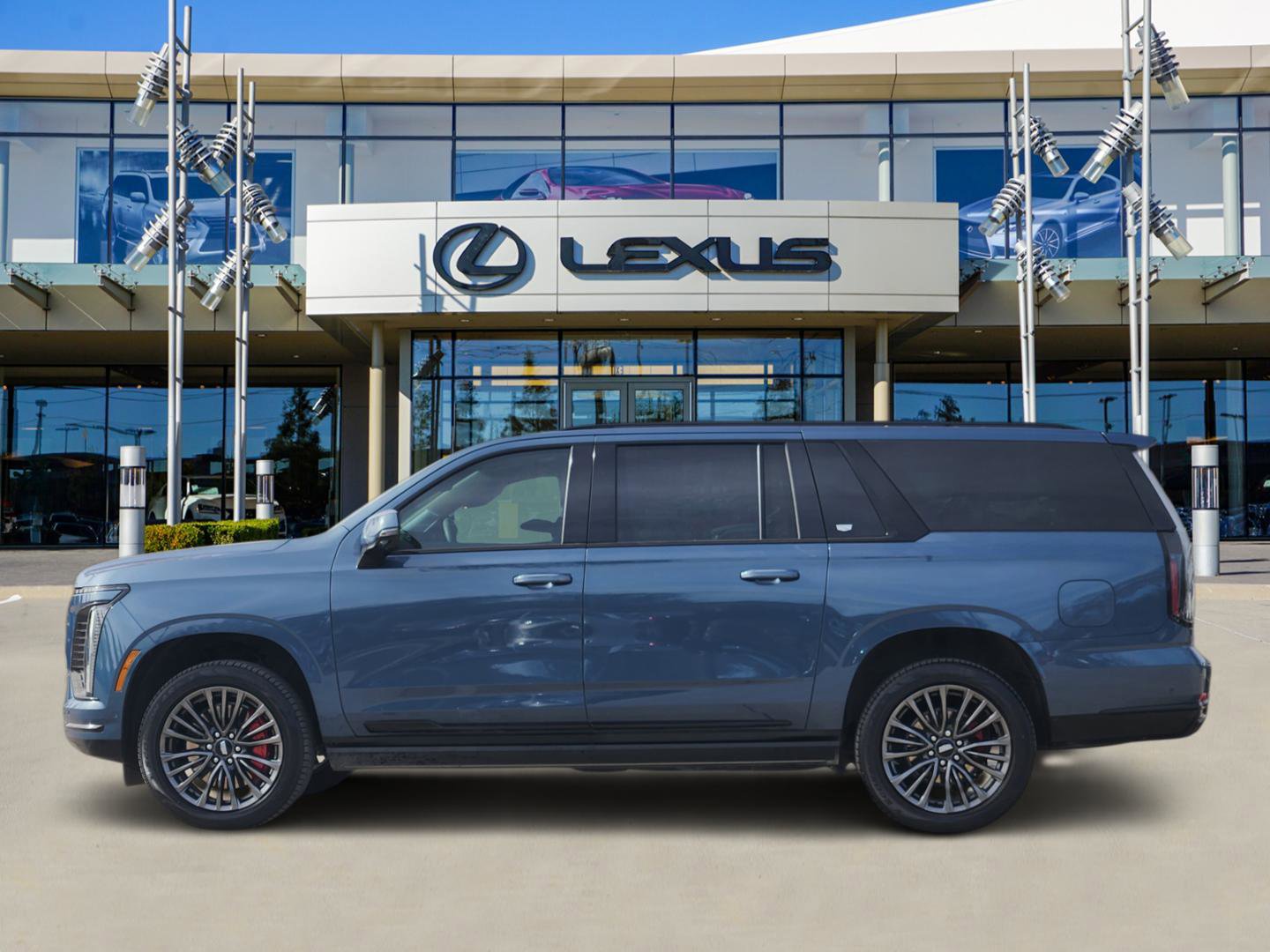 Used 2025 Cadillac Escalade ESV Sport Platinum image 3