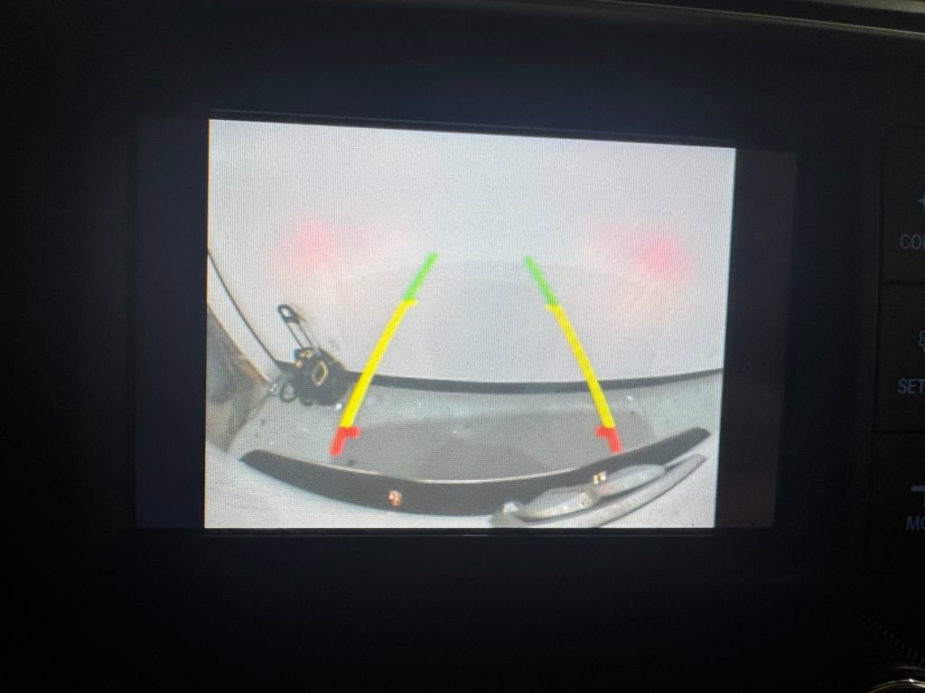 Used 2022 RAM 1500 Classic SLT image 9