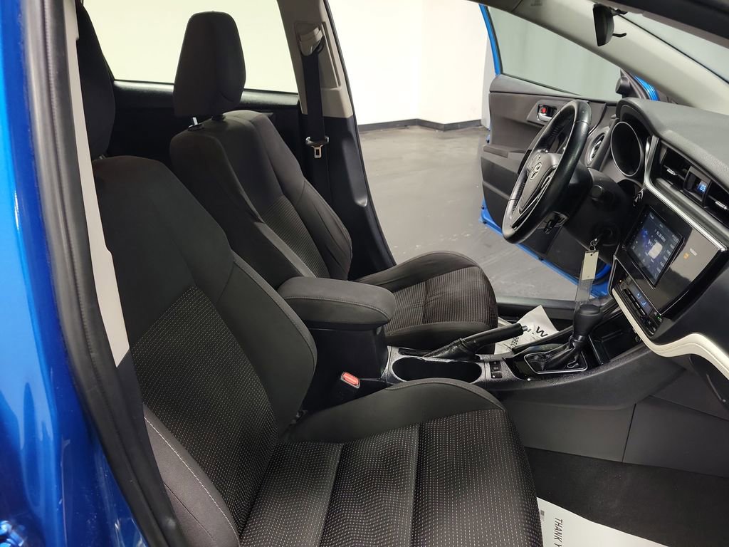 Used 2018 Toyota Corolla iM image 21