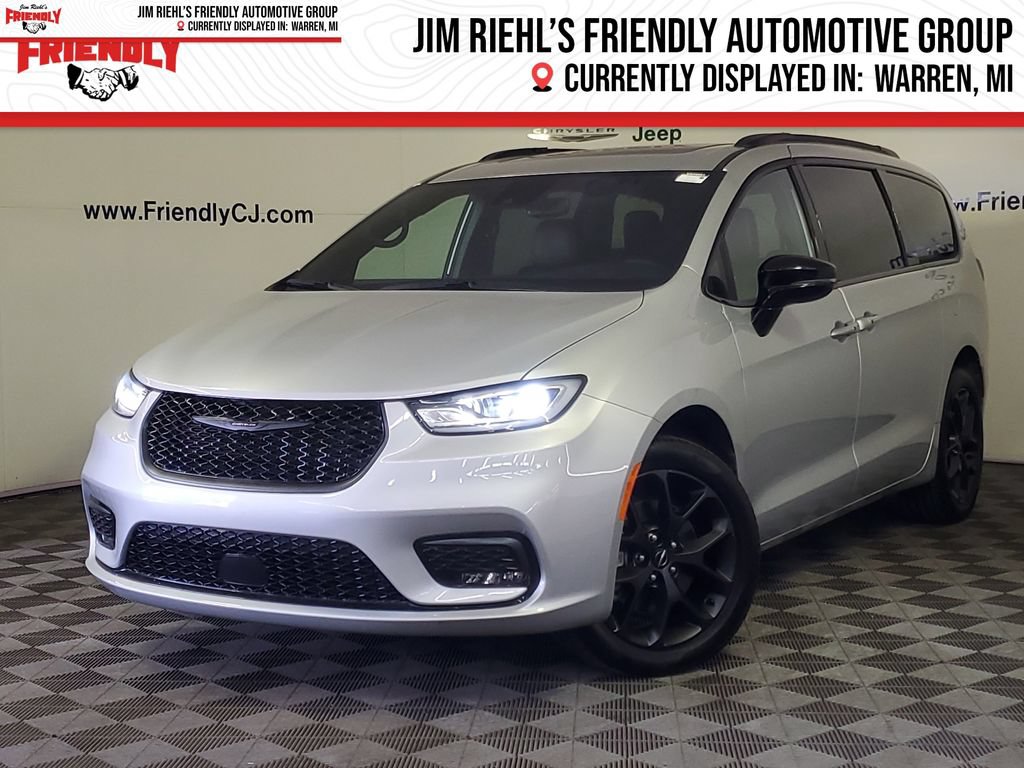 Used 2024 Chrysler Pacifica Limited w/ S Appearance Package