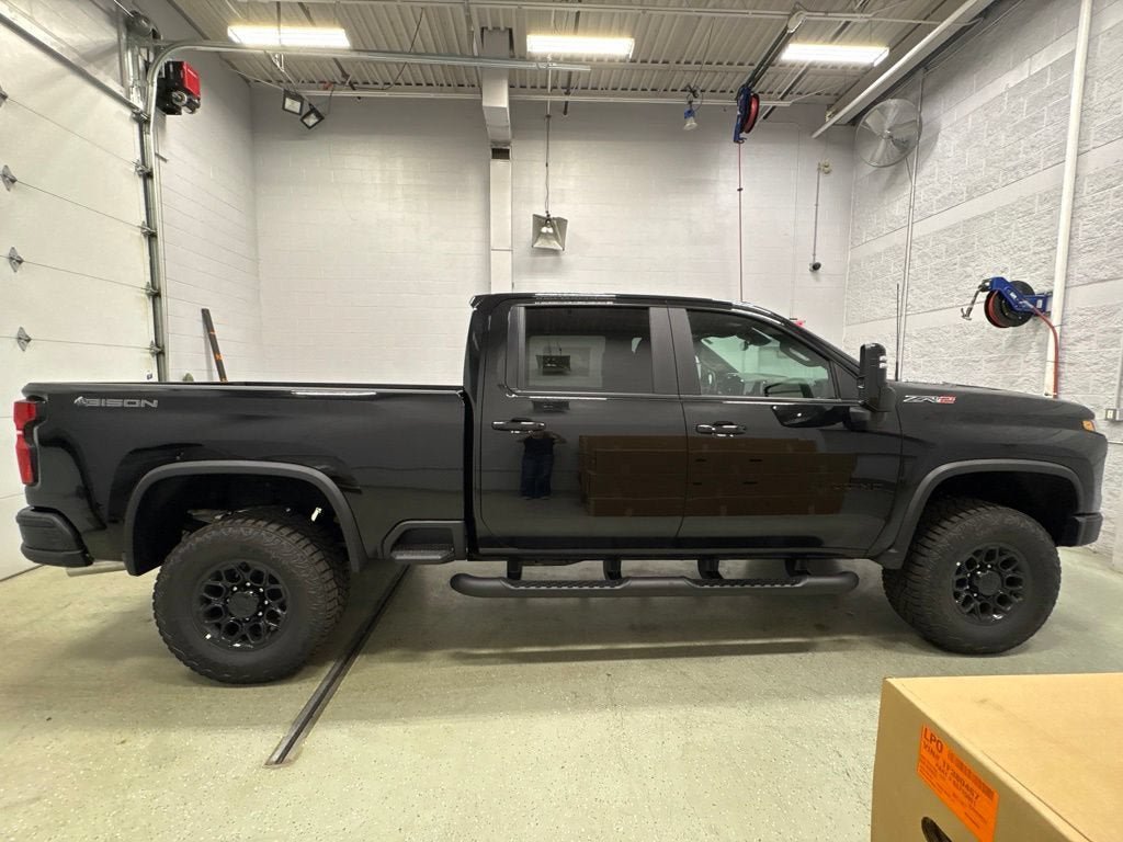 New 2026 Chevrolet Silverado 2500 ZR2 w/ ZR2 Bison Edition AWD/4WD image 3