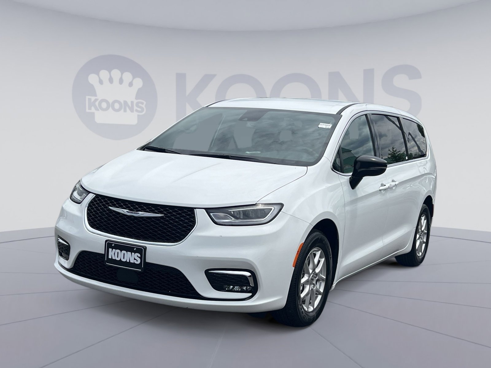 Used 2025 Chrysler Pacifica Select