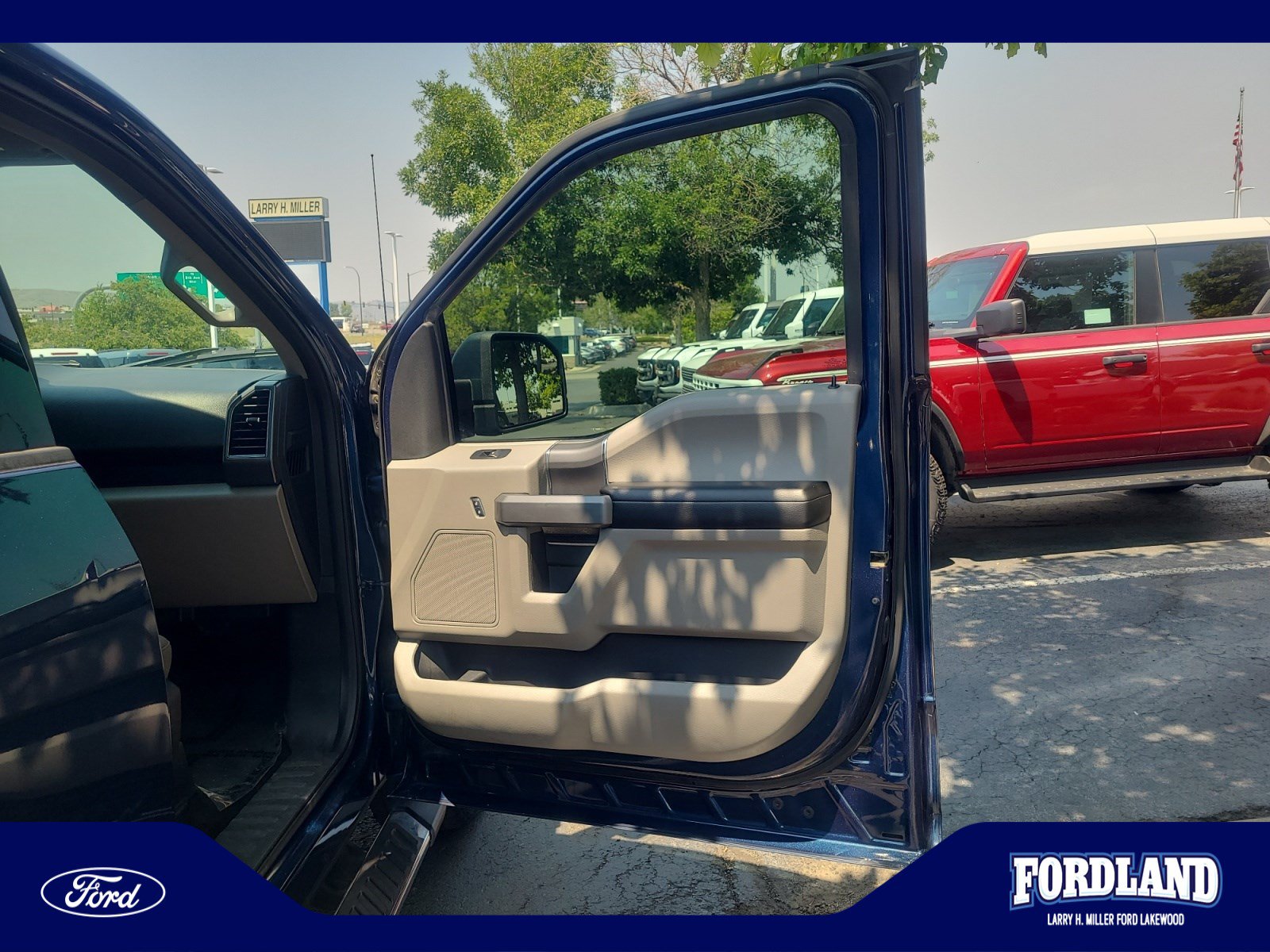 Used 2018 Ford F150 XLT w/ Equipment Group 302A Luxury AWD/4WD image 16