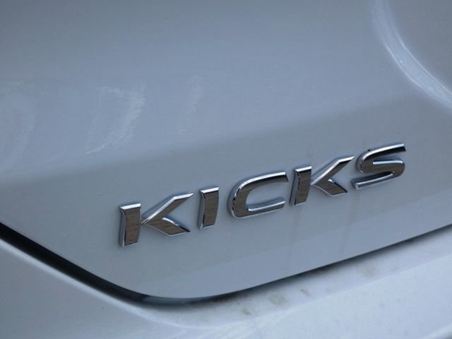 New 2025 Nissan Kicks Play S FWD image 11