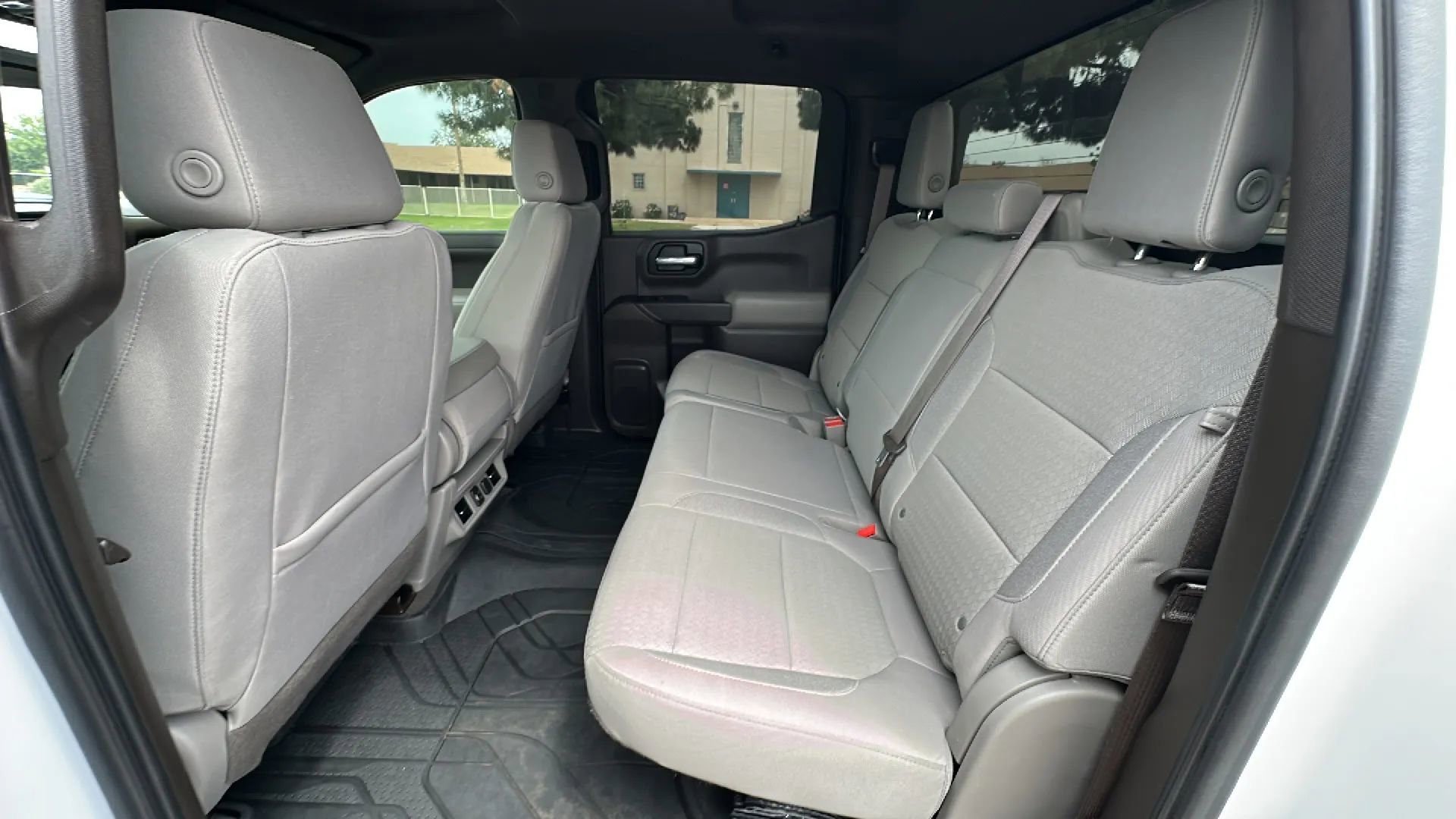 Used 2021 Chevrolet Silverado 1500 LT AWD/4WD image 11