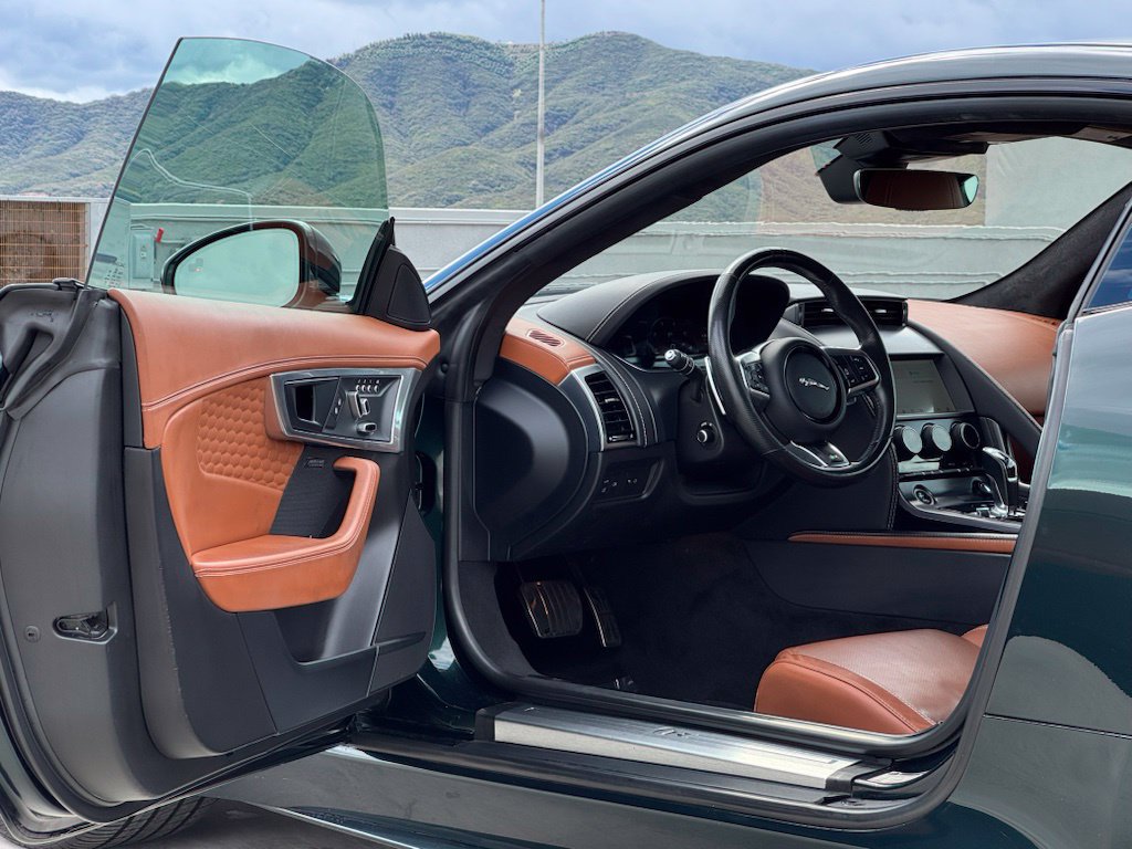 Used 2023 Jaguar F-TYPE R AWD/4WD image 7