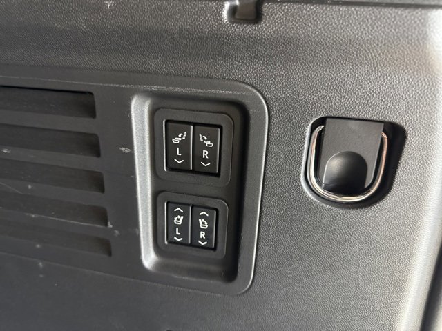 Used 2024 Chevrolet Traverse RS image 23