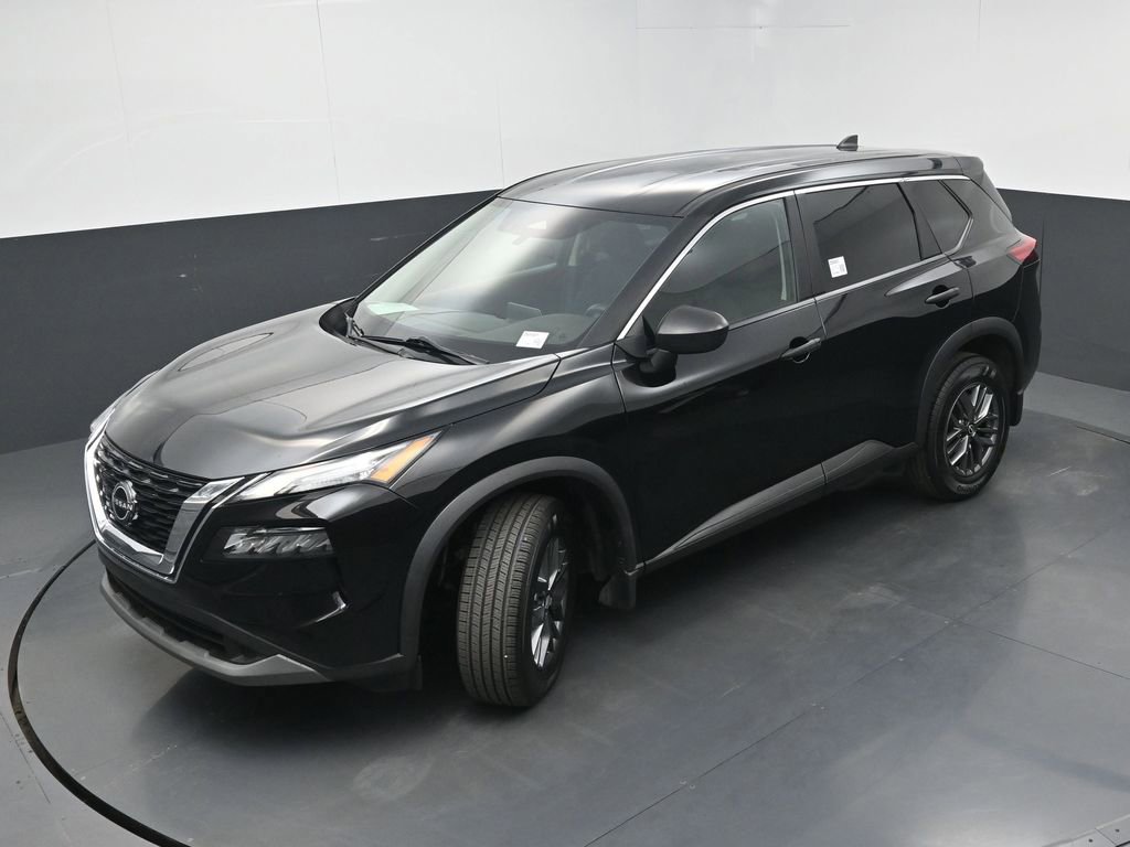 Used 2023 Nissan Rogue S image 29