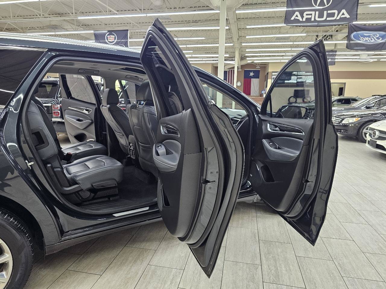 Used 2018 Buick Enclave Premium w/ Experience Buick Package FWD image 15