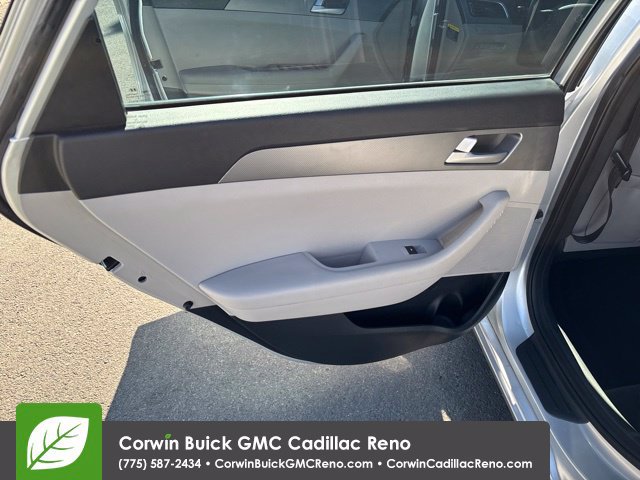 Used 2016 Hyundai Sonata SE FWD image 17