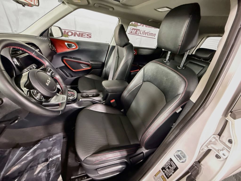 Certified 2025 Kia Soul GT-Line FWD image 25