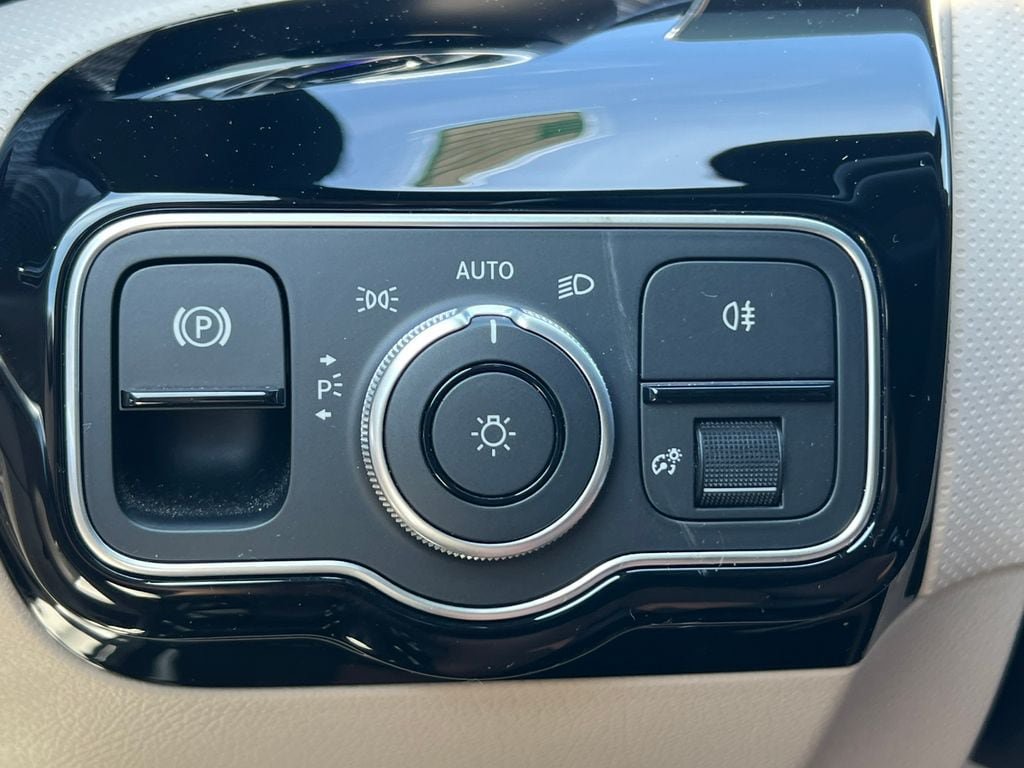 New 2025 Mercedes-Benz CLA 250 4MATIC image 17