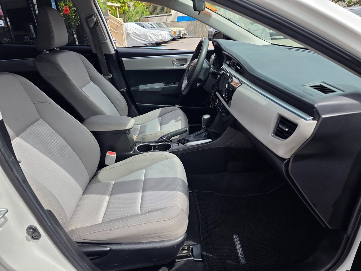 Used 2015 Toyota Corolla LE FWD image 14