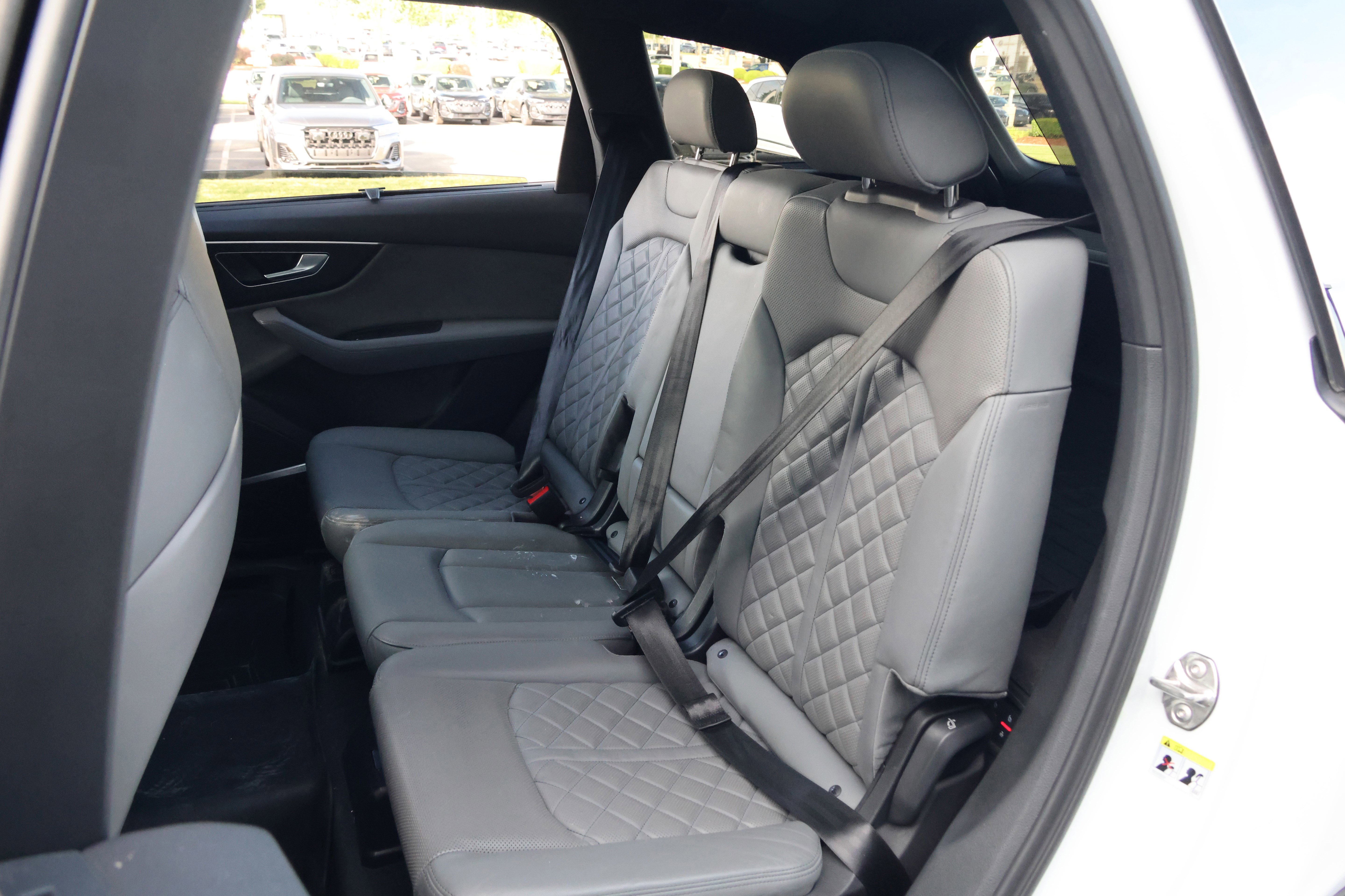 Used 2021 Audi SQ7 Premium Plus w/ Executive Package AWD/4WD image 33