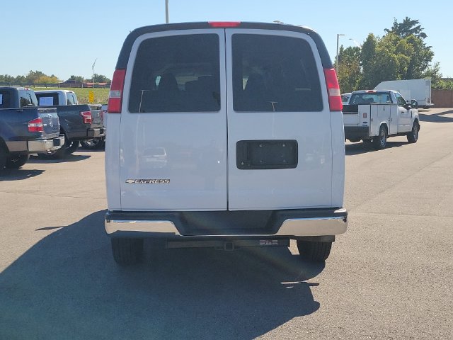 Used 2018 Chevrolet Express 3500 LT w/ LT Preferred Equipment Group RWD image 4