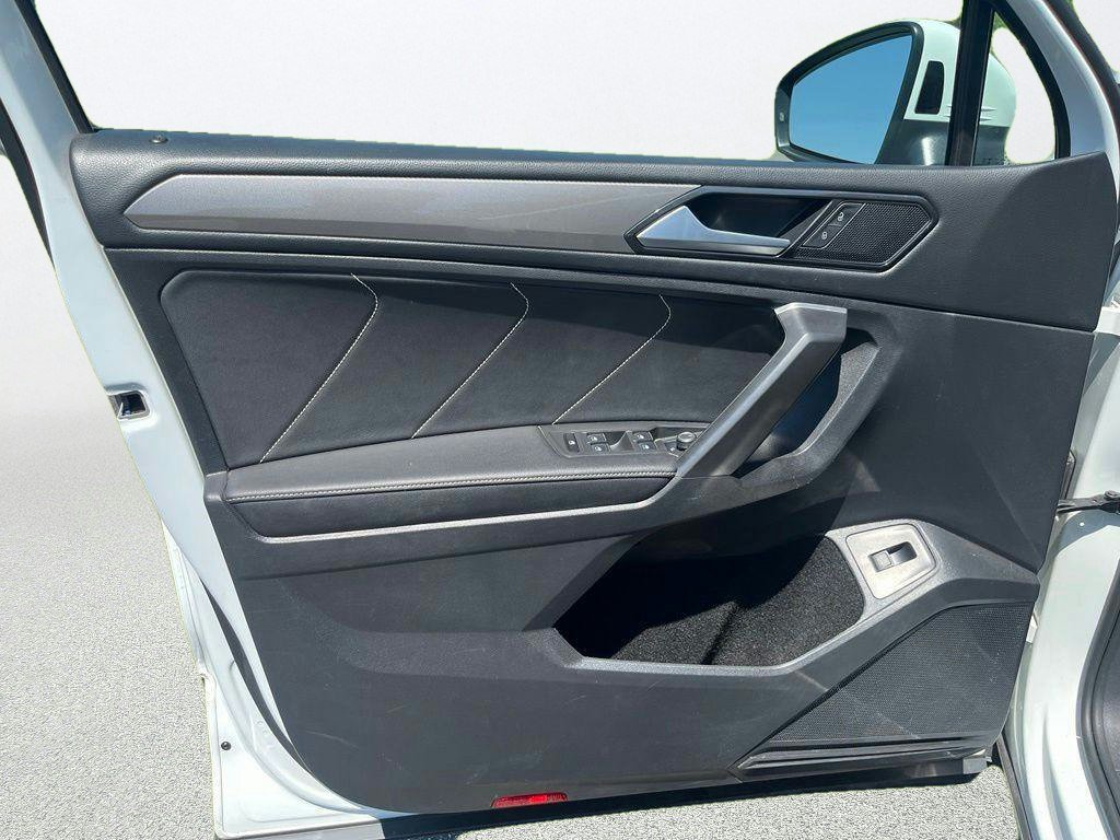 Certified 2024 Volkswagen Tiguan SE AWD/4WD image 9