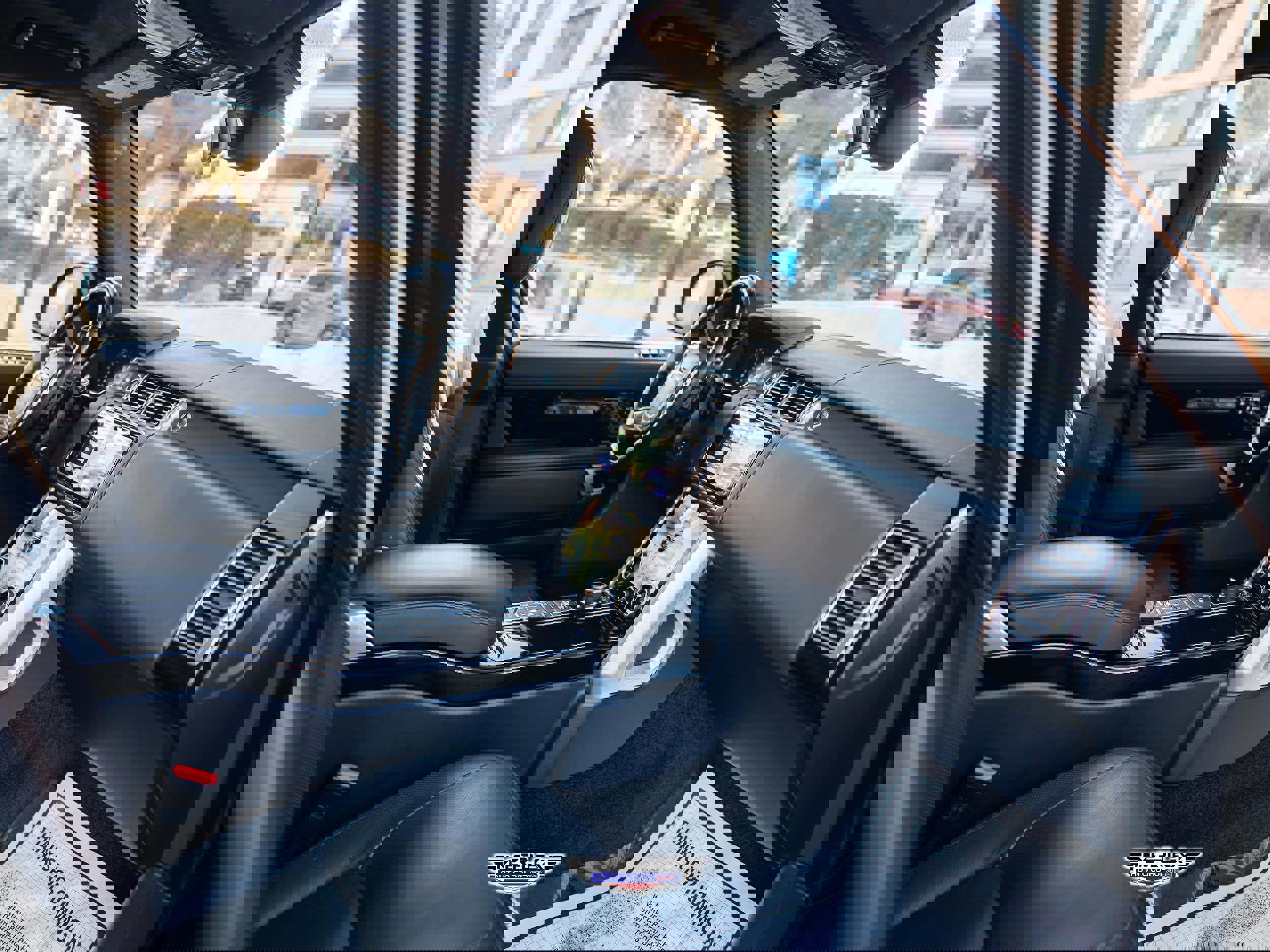 Used 2020 Land Rover Range Rover HSE image 15