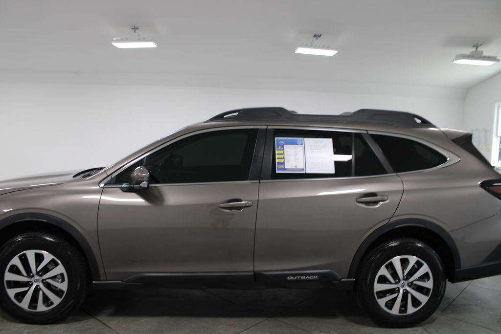 Used 2021 Subaru Outback Premium AWD/4WD image 6