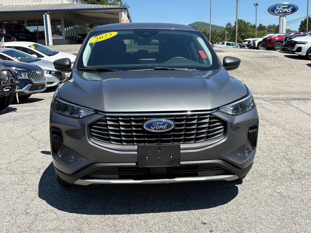 Used 2023 Ford Escape Active AWD/4WD image 2