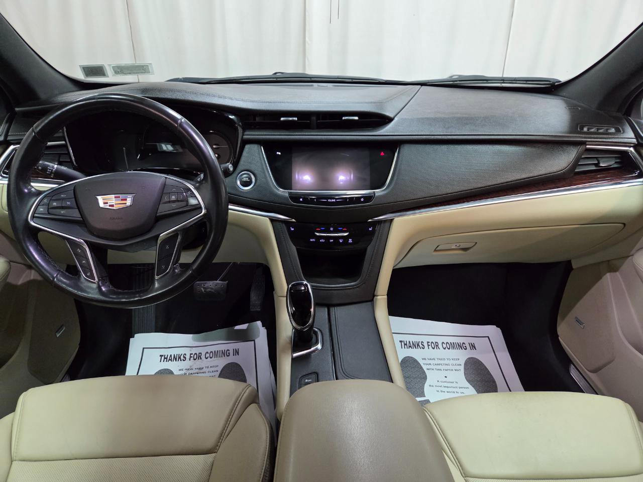 Used 2018 Cadillac XT5 Luxury w/ Driver Awareness Package AWD/4WD image 19