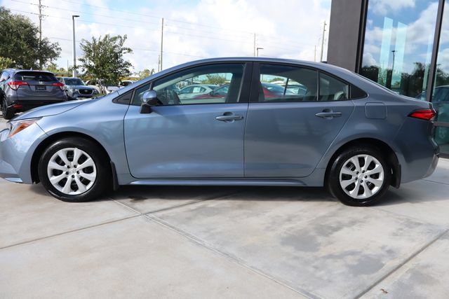 Used 2025 Toyota Corolla LE FWD image 7