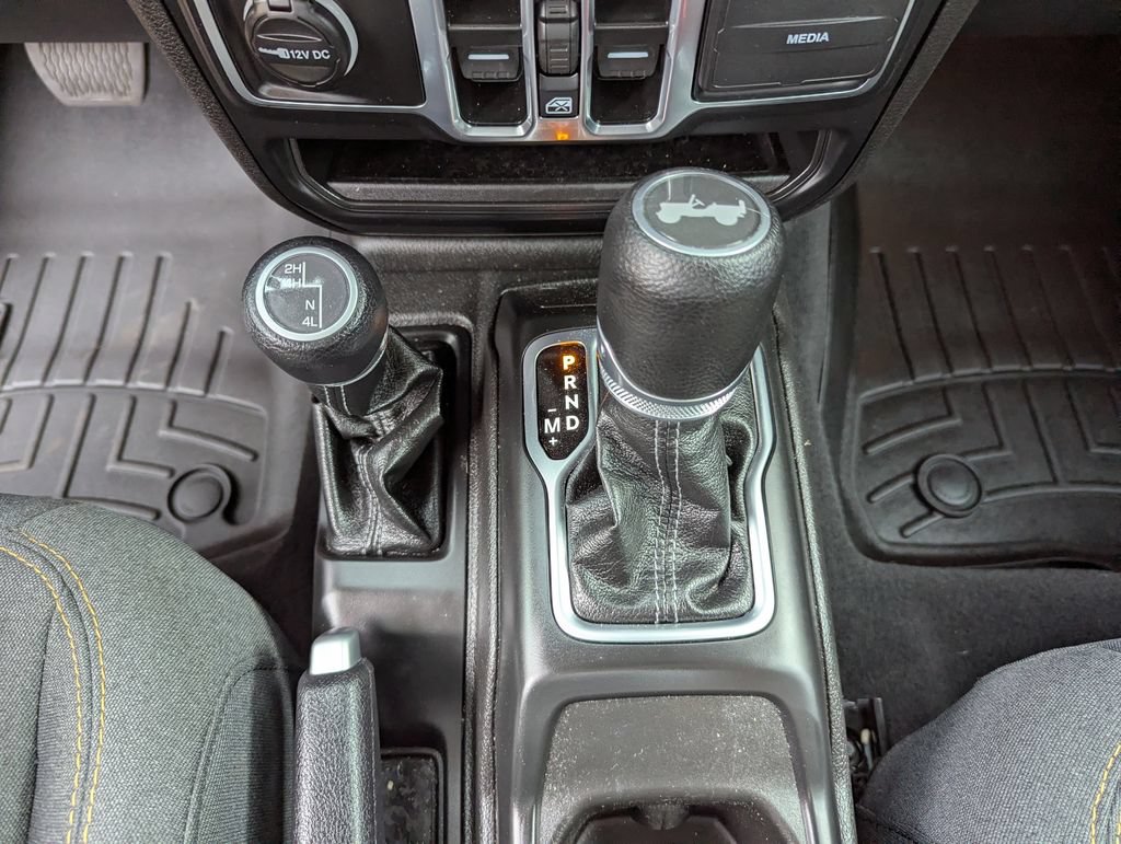 Used 2025 Jeep Wrangler Unlimited Sport AWD/4WD image 24