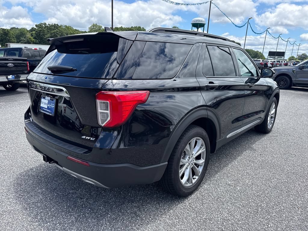 Used 2024 Ford Explorer XLT w/ Equipment Group 202A AWD/4WD image 7