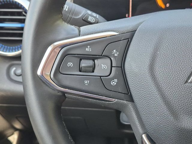 Used 2025 Chevrolet Trax LT w/ LT Convenience Package FWD image 20