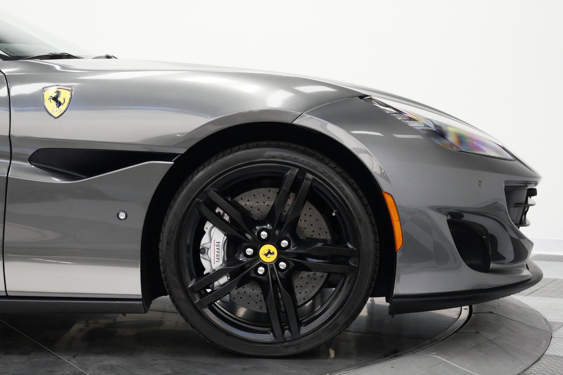 Used 2019 Ferrari Portofino RWD image 46