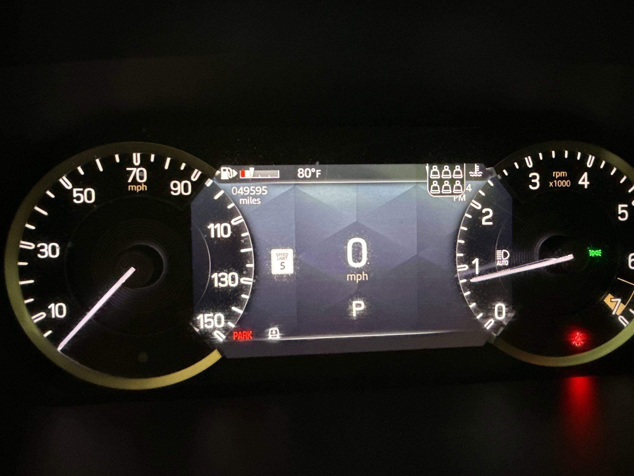 Used 2023 Land Rover Defender 130 X-Dynamic SE image 18