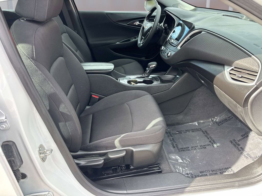 Used 2024 Chevrolet Malibu LT image 16