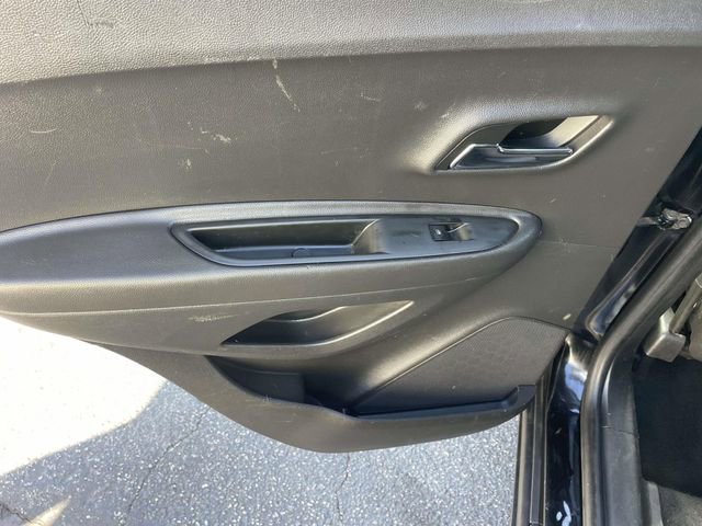 Used 2020 Chevrolet Trax LS w/ Tint and Cruise Package FWD image 10