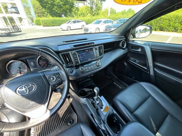 Used 2018 Toyota RAV4 SE w/ Power Extra Value Package AWD/4WD image 32