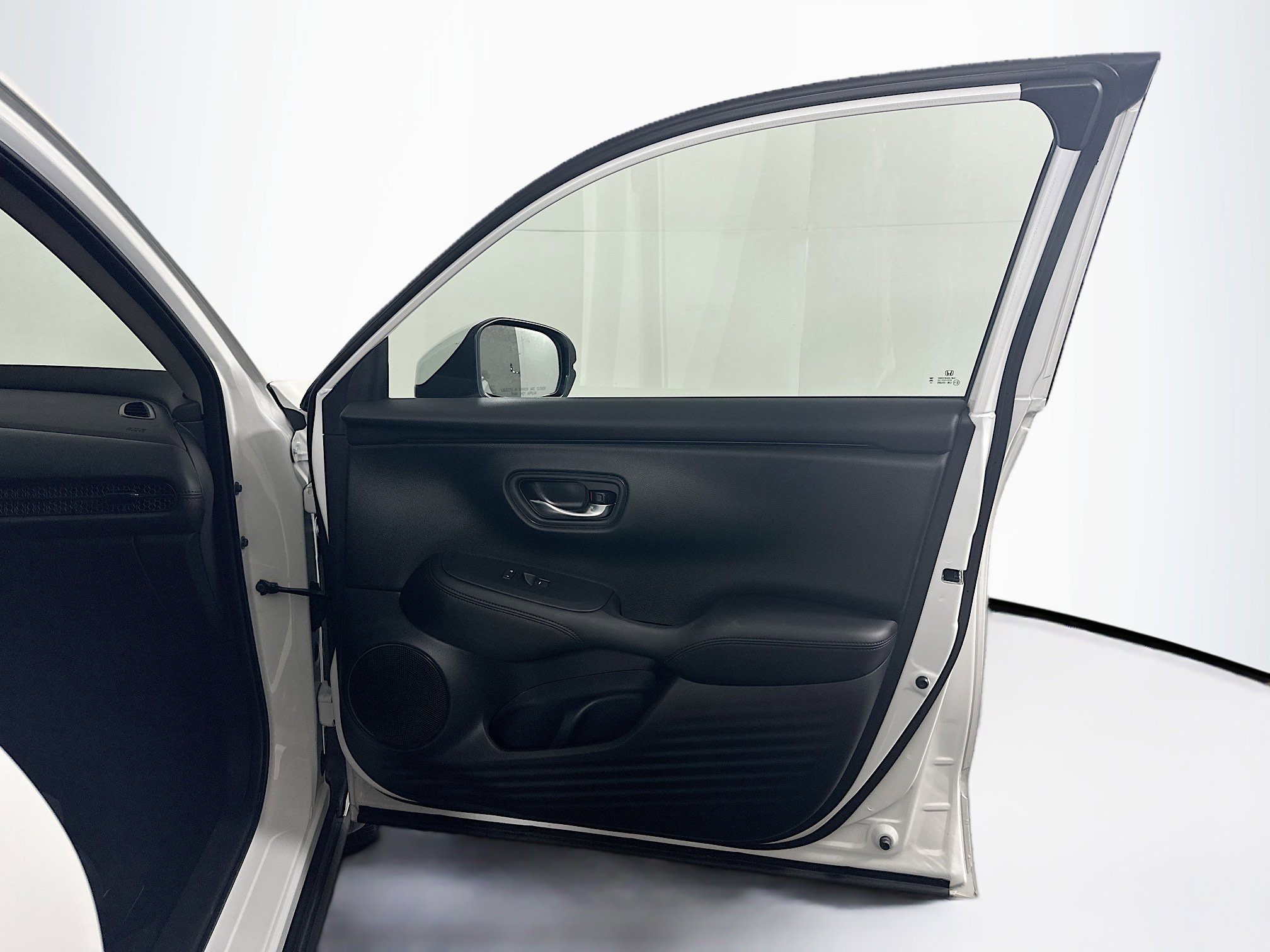 Used 2025 Honda HR-V LX image 30