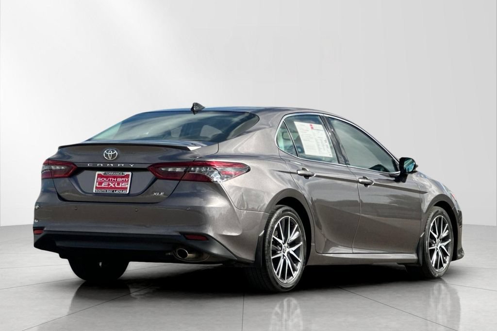 Used 2021 Toyota Camry XLE w/ Navigation Package FWD image 6